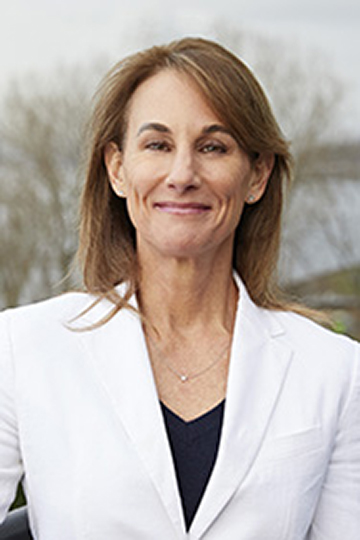 headshot of suzy monford